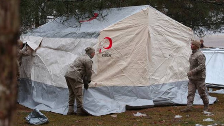 Kızılay’ın sattığı çadırlar askerlere diktirilmiş